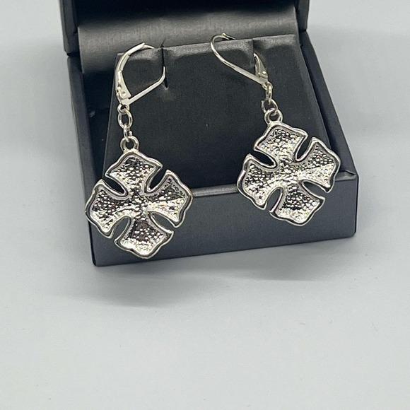 Vintage Silver Toned Celtic Knot‎ Cross Earrings Fishhook Closure Jewelry EUC - Picture 8 of 9